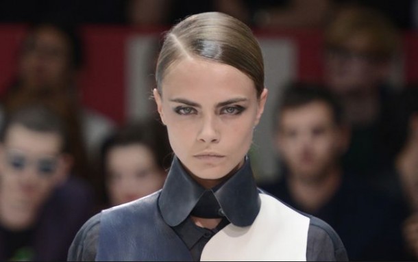Cara-Delevingne-Augenbrauen-Trend-1-articleImage-d2f94d6b-240417