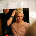 fashionweek-berlin-backstage-pelger-und-gutmann-der-mann-im-weisen-jackett