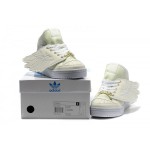 Die coolsten Sneakers 2013 - Adidas Jeremy Scott’s ’Glow-in-the-Dark’ (+English version)