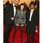 Punk-Oma Madonna mit Lover Brahim Zaibat (re.) und Givenchy-Designer Riccardo Tisci©bild.de