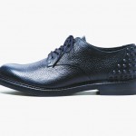 Die schönsten Herrenschuhe zu Anzug oder Sakko - Uniform Experiment Spring/Summer 2014 Plain Toe Heel Studs Dress Shoes