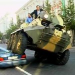  Panzer gegen Falschparker  - Bürgermeister von Vilnius macht Falschparker platt